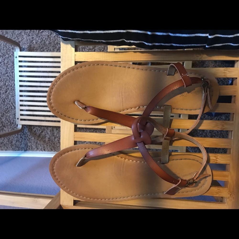 Universal Thread Brown Strapped Sandals